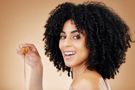 Tratamento e Definição de Cachos Afro – Beleza Bairro Zona Oeste